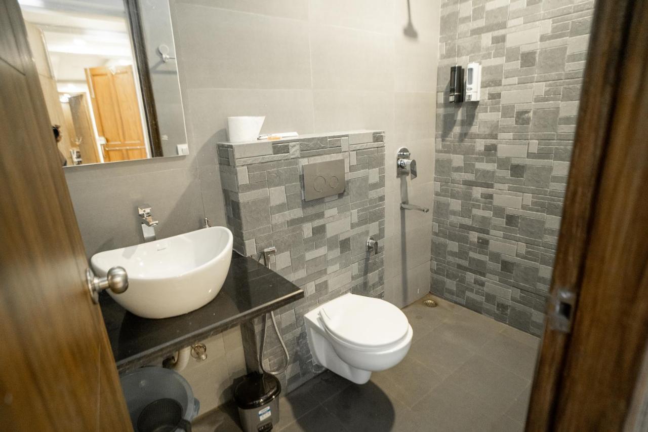 Flxho Uno - Serviced Apartment & Rooms - Golf Course Road 古尔冈 外观 照片